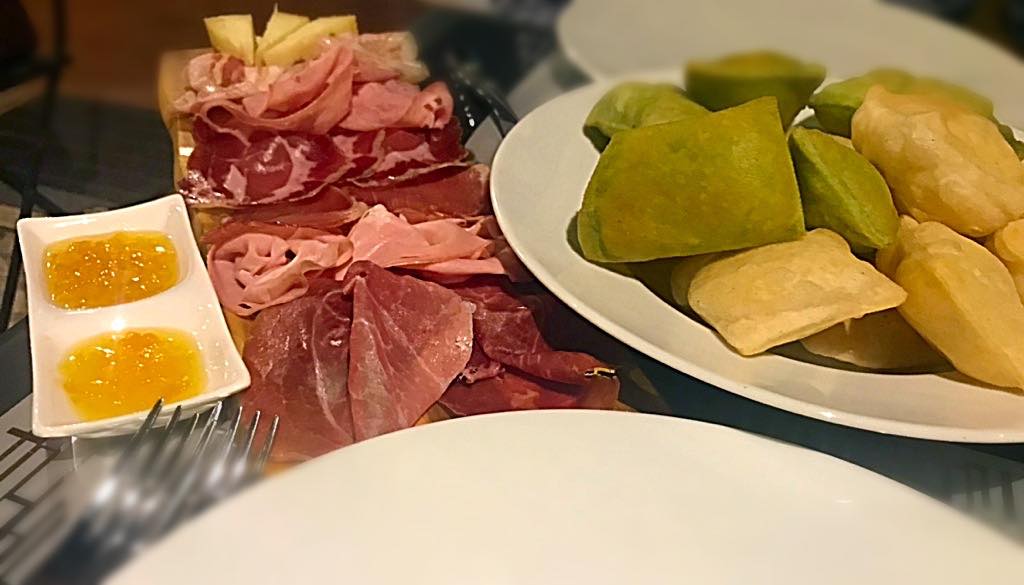 crescentine gialle e verdi salumi