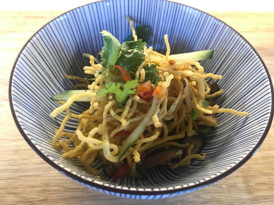 fried noodle salad