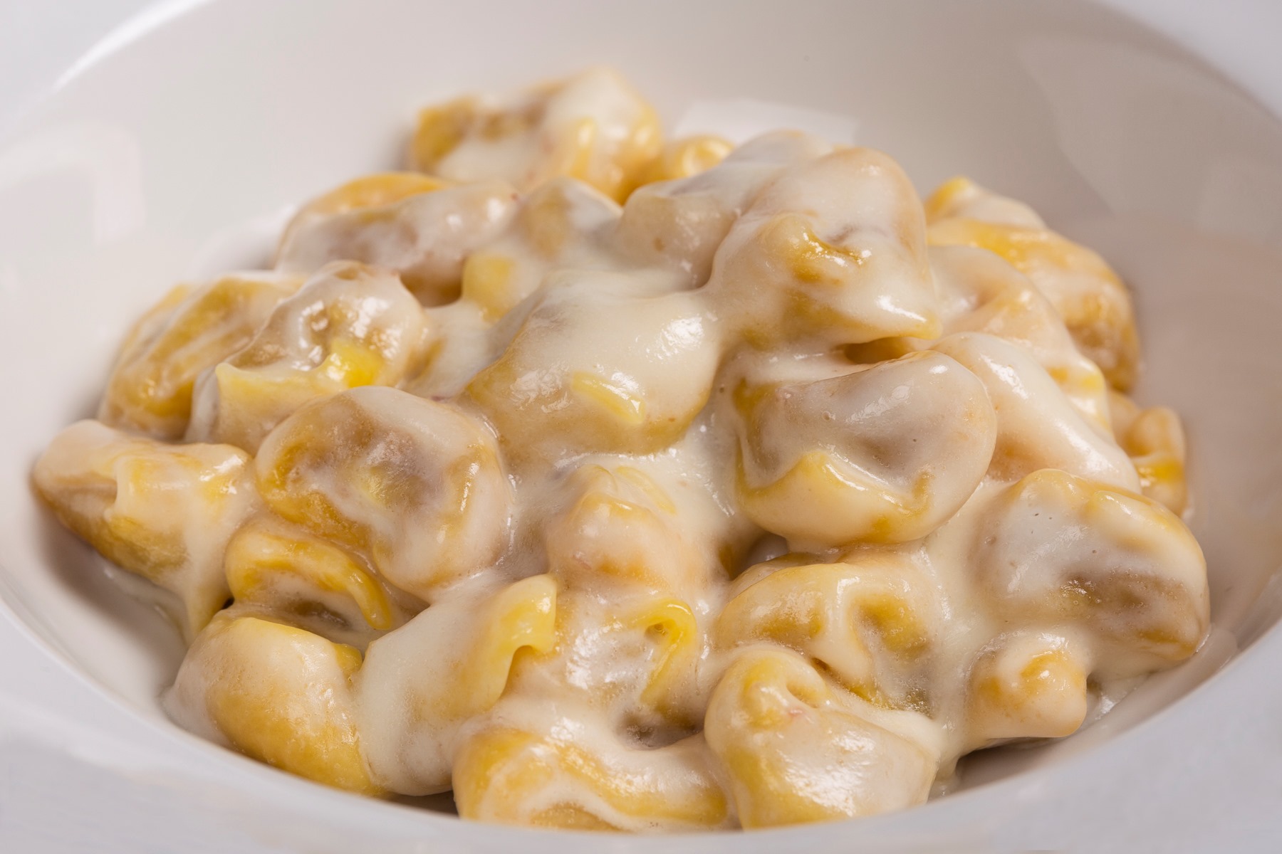 piatti storici tortellini alla panna